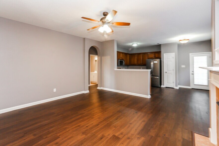 Building Photo - 9918 White Poplar Dr