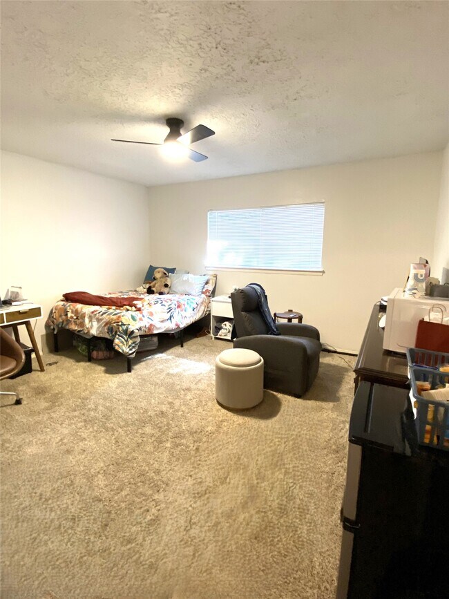 Building Photo - 9810 Shell Rock Rd