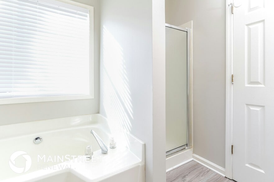 Building Photo - 852 New England Ct