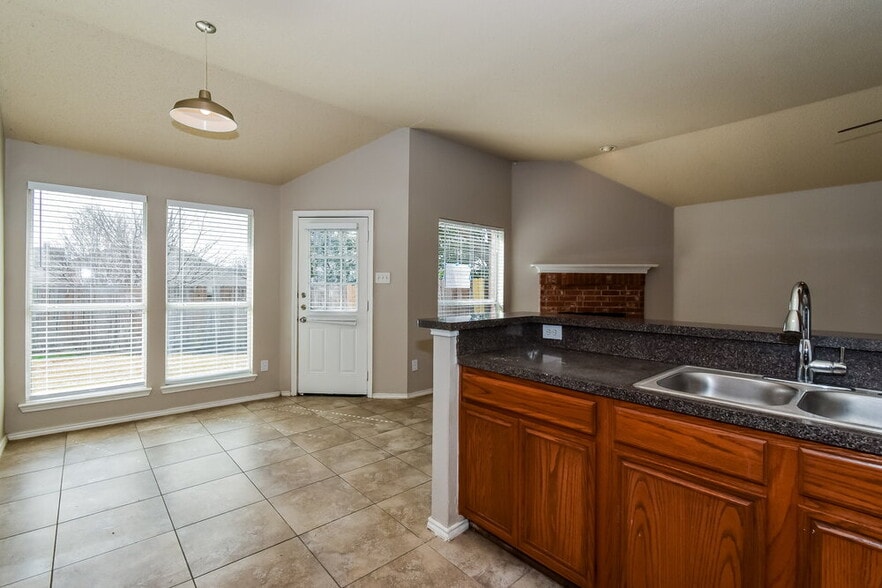 Building Photo - 133 Pinion Ln