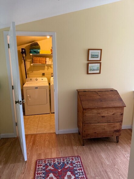 Laundry Room/Hall - 21 Lake Forest Dr