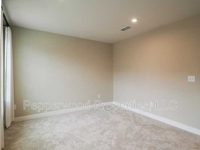 Building Photo - 7204 Red Cedar Trl