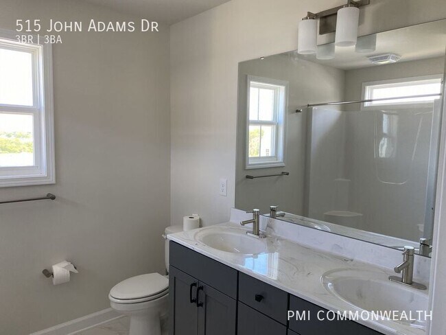 Building Photo - 515 John Adams Dr NW