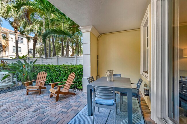 Building Photo - 5585 NE Trieste Way