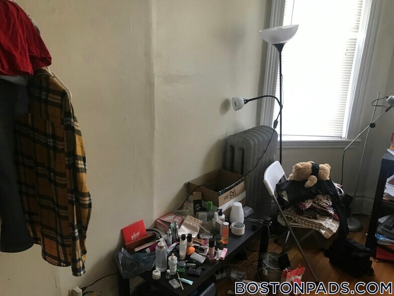 Building Photo - 103 Gordon St