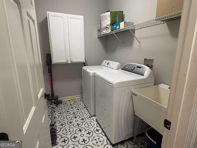 Building Photo - 3755 Ridgeside Ct