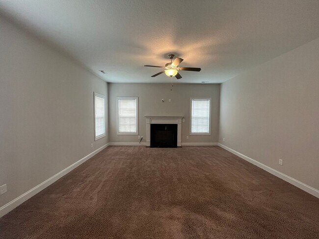 Building Photo - Welcome to Stateside!