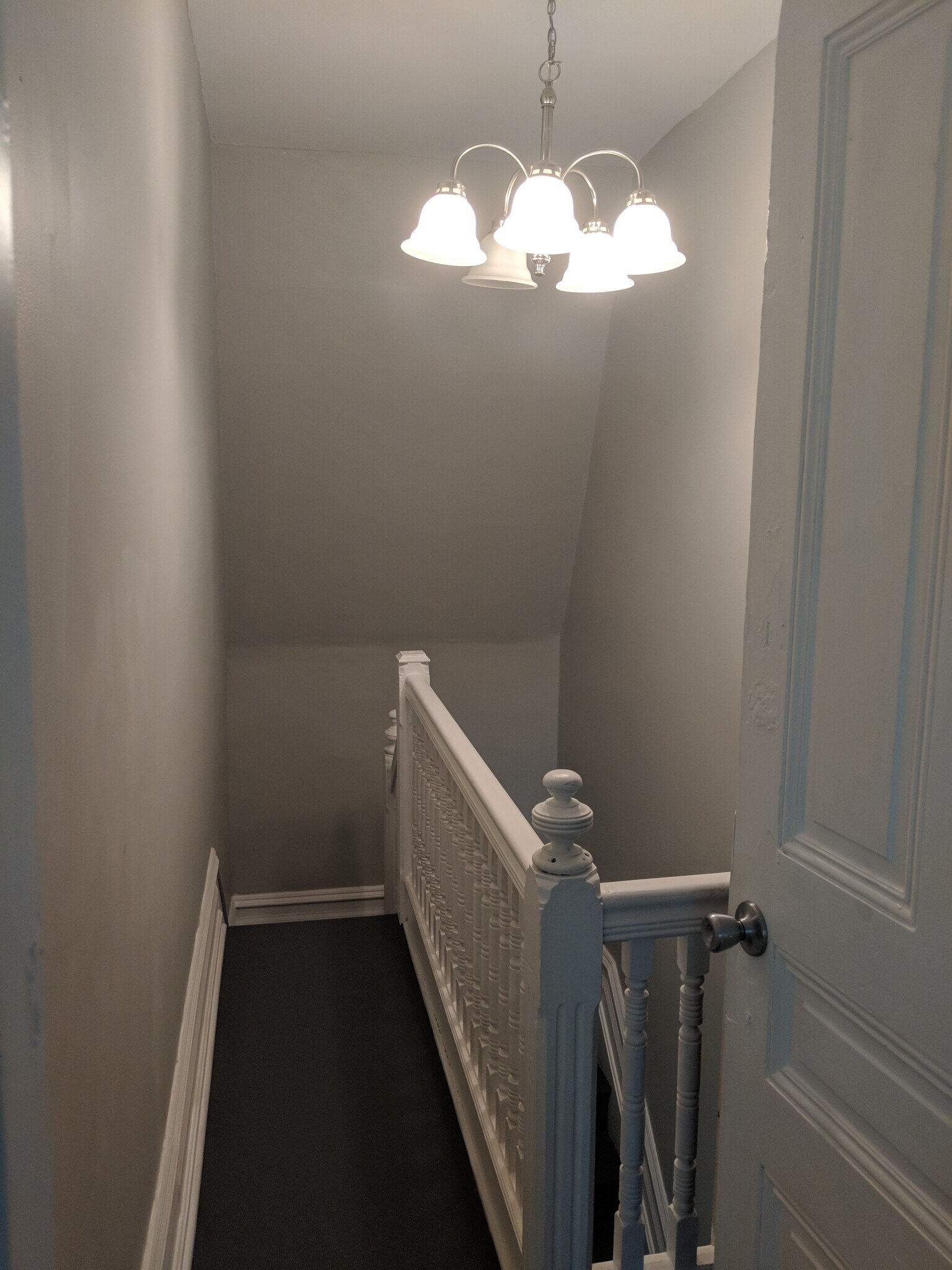 3rd floor hallway. - 935 N 5th St