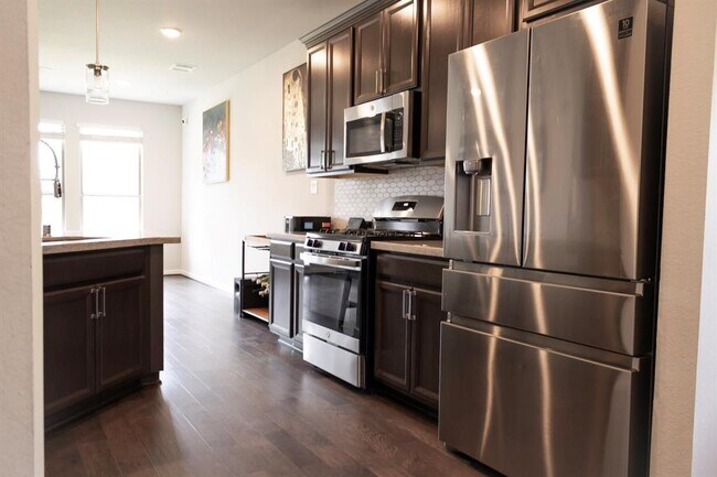 Building Photo - 8023 Pinebrook Arbor Ct