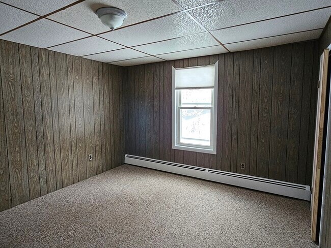 Building Photo - 248 Sutton St