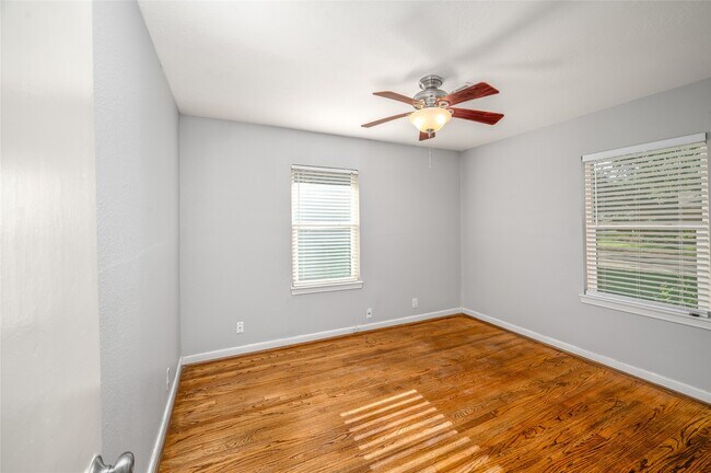 Building Photo - 8527 Greenbush St