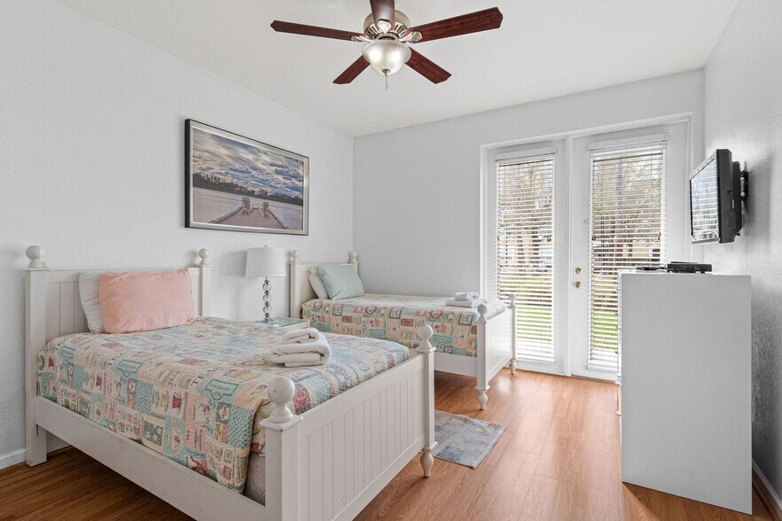 Building Photo - 8013 Cool Breeze Dr