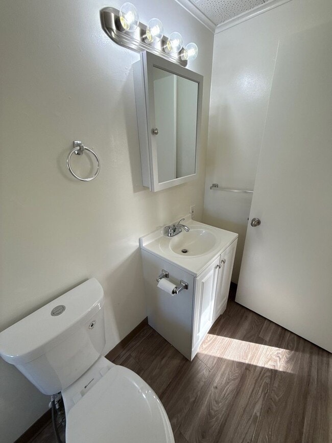 Building Photo - 635 Thompson Ave NE