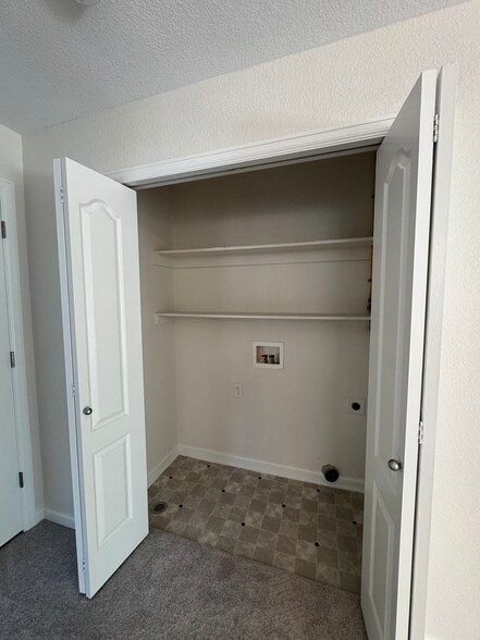 Building Photo - 4715 Hahns Peak Dr