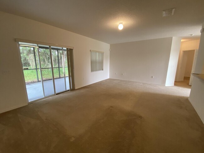 Building Photo - 1020 Fraser Pl