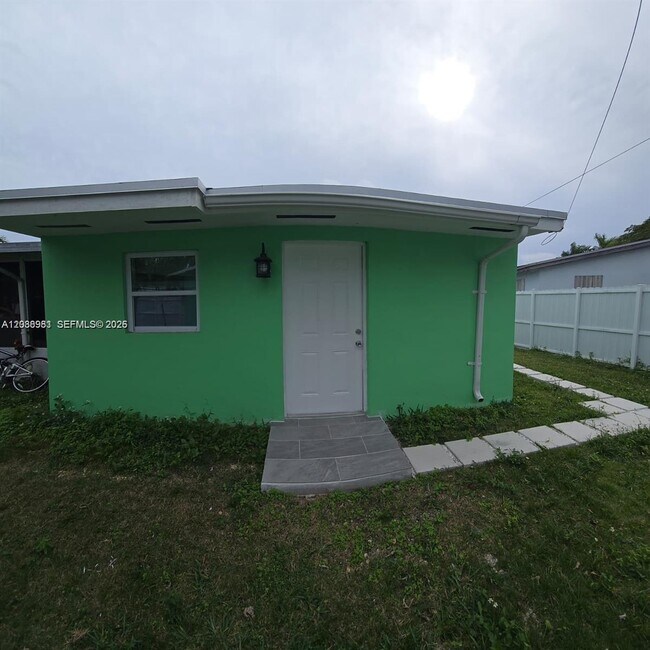 Building Photo - 10241 Haitian Dr