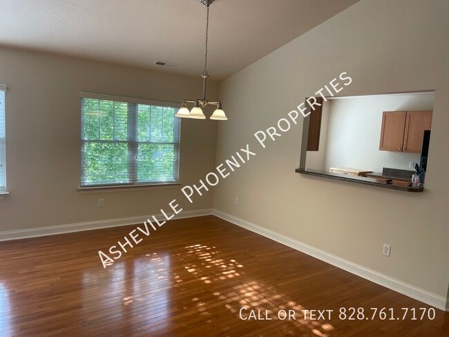 Building Photo - 120 Little Fox Ln