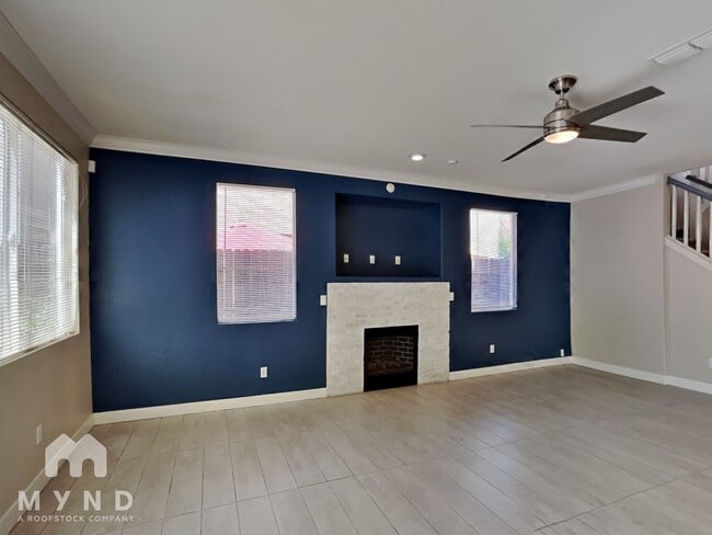 Building Photo - 5325 Dunlay Dr