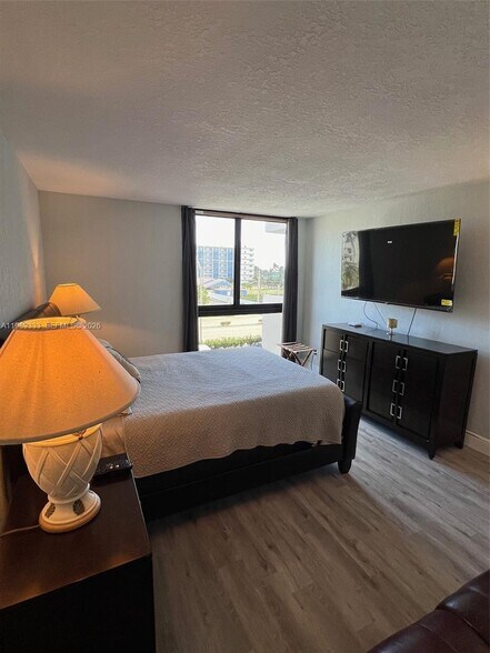 Building Photo - 1500 S Ocean Dr