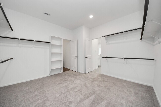 Building Photo - 2922 Mariner Island Dr