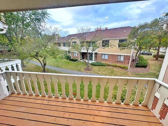 Building Photo - 576 Greystone Ln