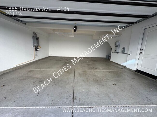 Building Photo - 1885 N Orizaba Ave