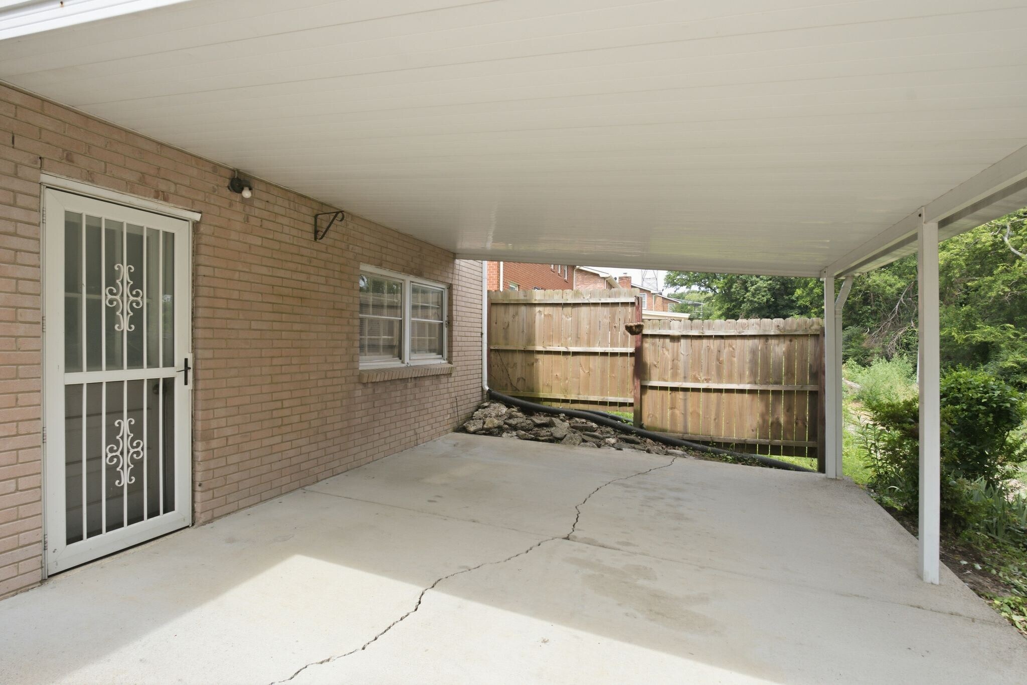 Building Photo - 2614 Edge O Lake Dr