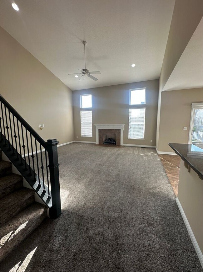 Building Photo - Lakes of Worthington