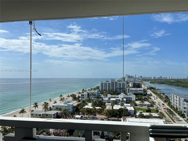Building Photo - 3111 N Ocean Dr
