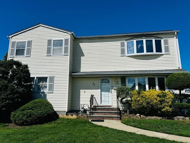 Primary Photo - 34 Garden Blvd