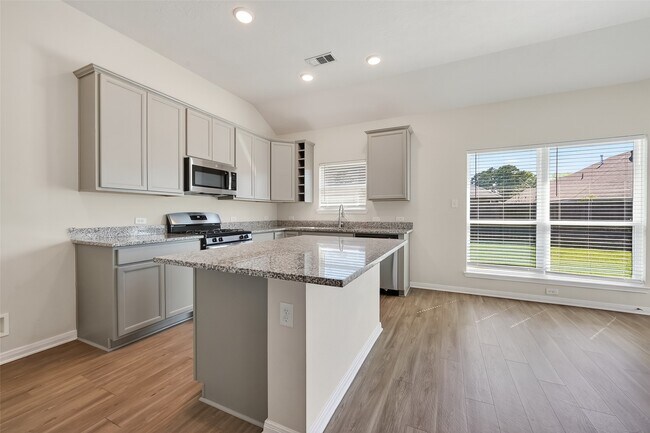 Building Photo - 14371 N Summerchase Cir