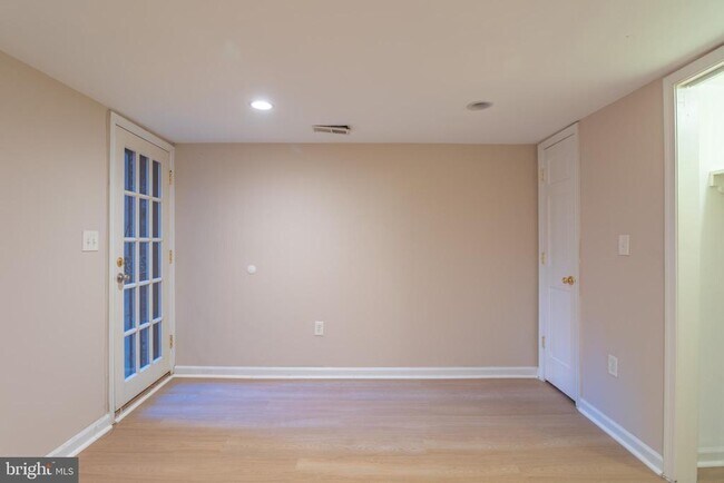 Building Photo - 1459 Chapin St NW