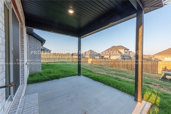 Building Photo - 4189 W Barhem Dr