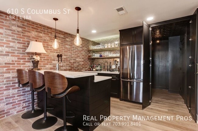 Building Photo - Stunning Corner Townhouse, Old Town Alexan...