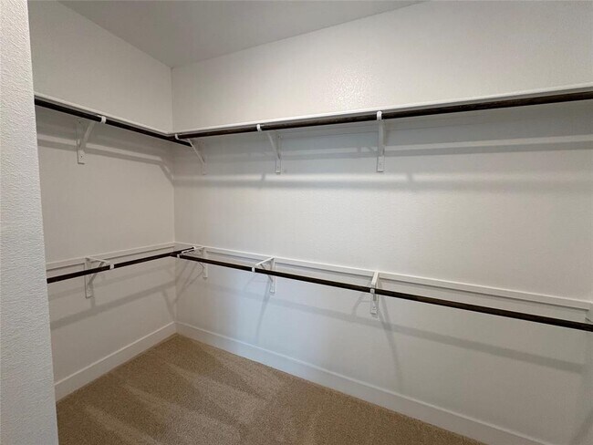 Building Photo - 400 Treadwell Ln