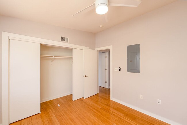 Building Photo - Modern 2 bed, 2 bath condo in South Austin