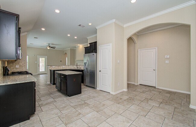 Building Photo - Spacious 4 Bed, 2 Bath Home Zoned to Tomball ISD