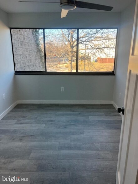 Building Photo - 2214 Deerfern Crescent