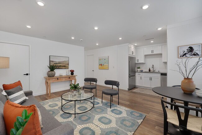 Building Photo - Quattro Apartments