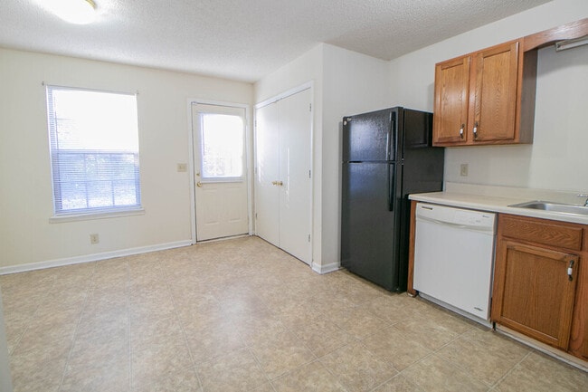 Building Photo - 108 Hickory Trace Rd