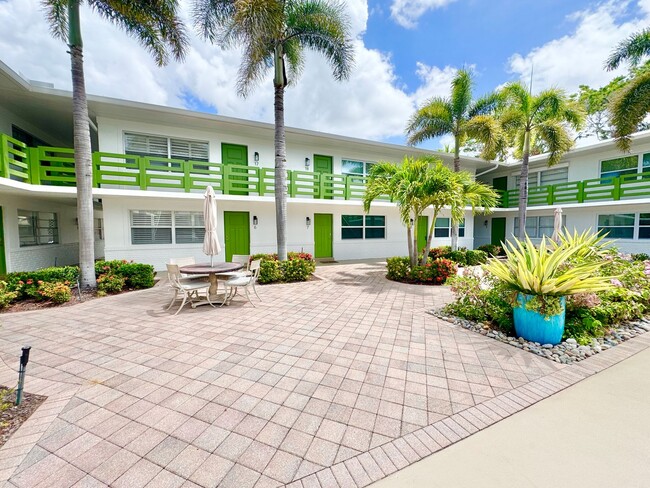 Primary Photo - ** OLDE NAPLES ** 1 BED / 1 BATH ** CONDO ...