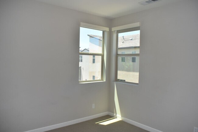 Building Photo - 16755 Coyote Bush Dr