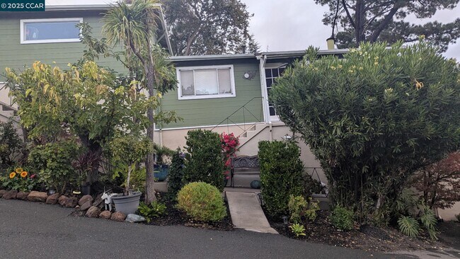 Building Photo - 1672 Terrace Road,Walnut Crk