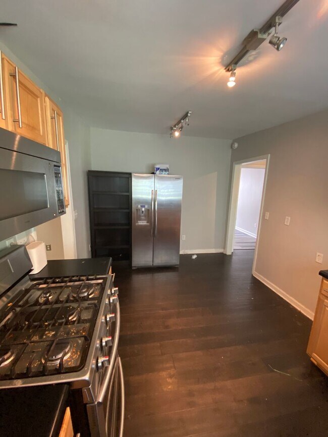 Building Photo - 3 bed 2 bath House in Germantown