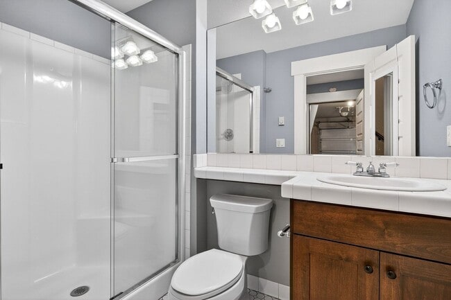 Building Photo - 100 NE Ivy St