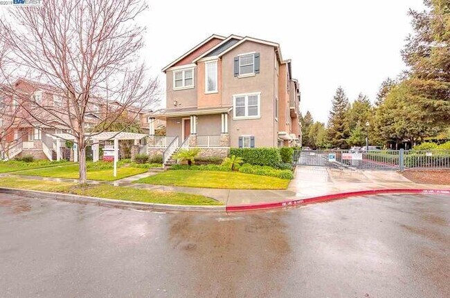 Building Photo - 37421 Glenbrook Ter