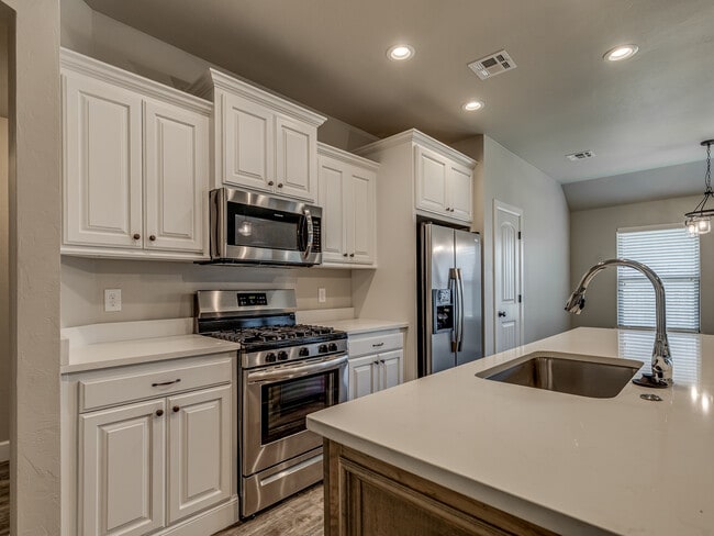 Building Photo - 4505 Black Mesa Ln