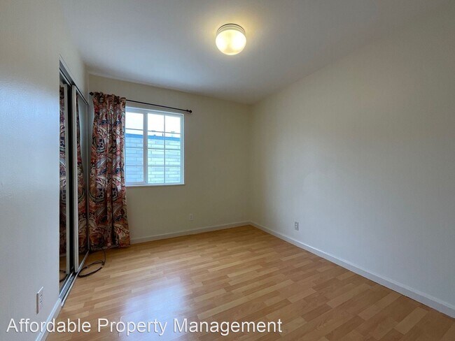 Building Photo - 3 br, 2 bath House - 33120 Lake Mead Drive