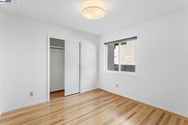 Building Photo - 75 Chadbourne Way