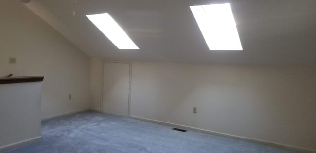 Building Photo - 2BR/1.1BA Townhouse in Newark!